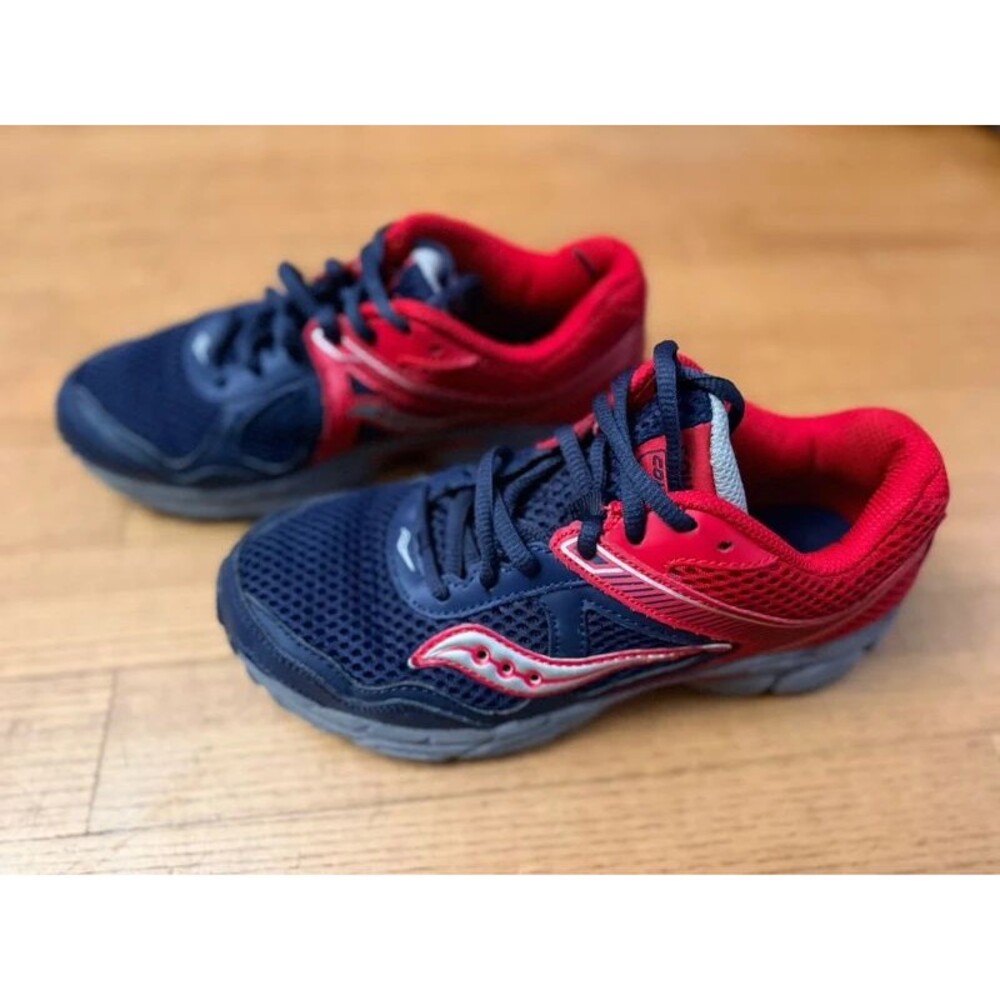Saucony Cohesion 10 LTT Boys Youth Size 4M Navy Blue Red Running Shoes SY59871